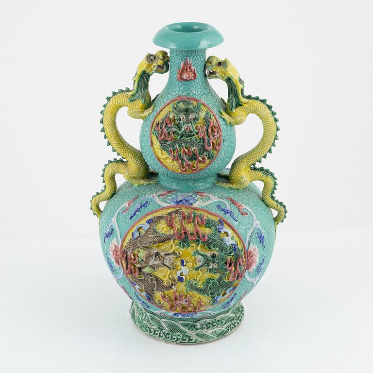 A Chinese porcelain vase, 20th Century.