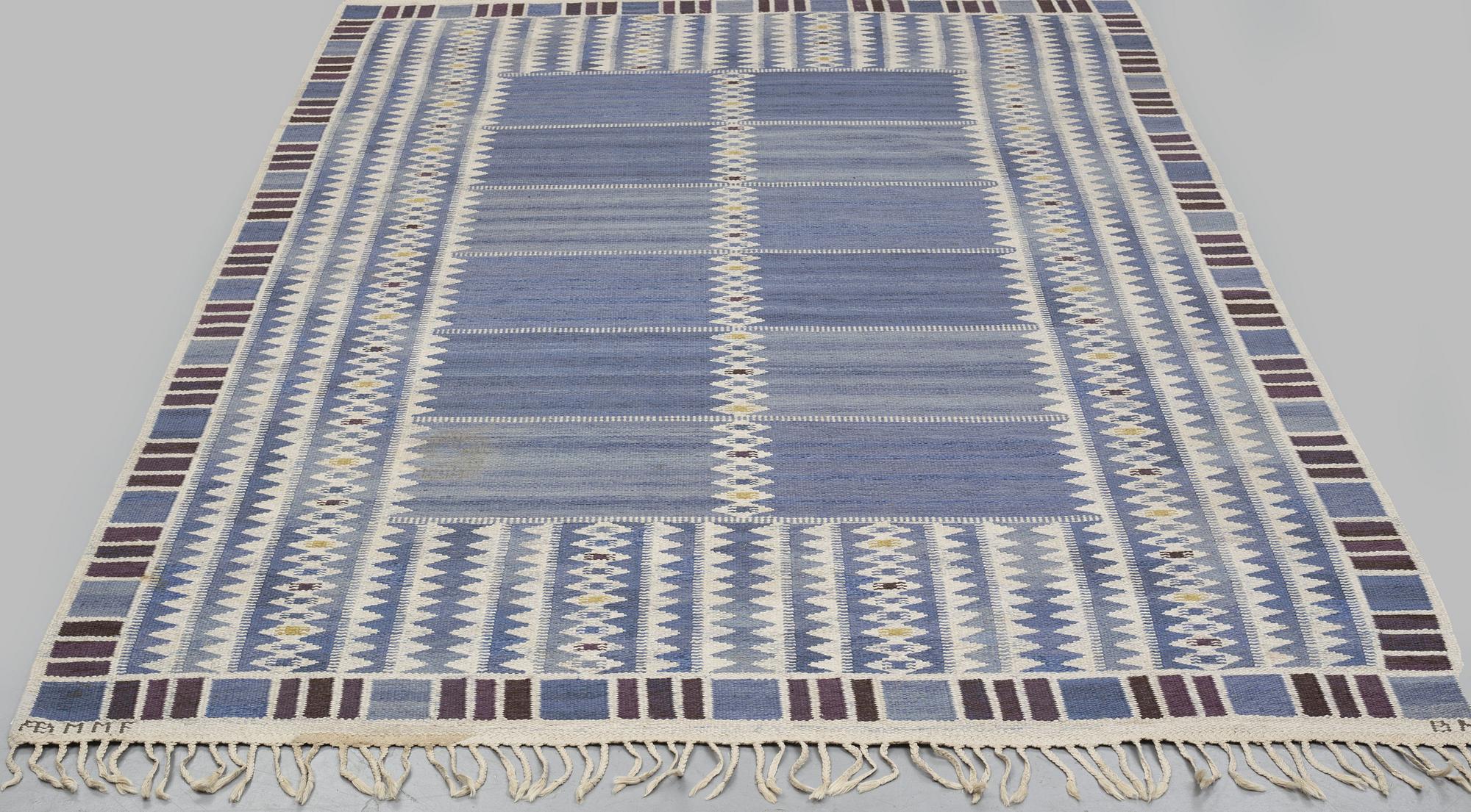 Barbro Nilsson, a carpet, "Salerno blå", flat weave, ca 307-308,5 x 201,5-204 cm, signed AB MMF BN.