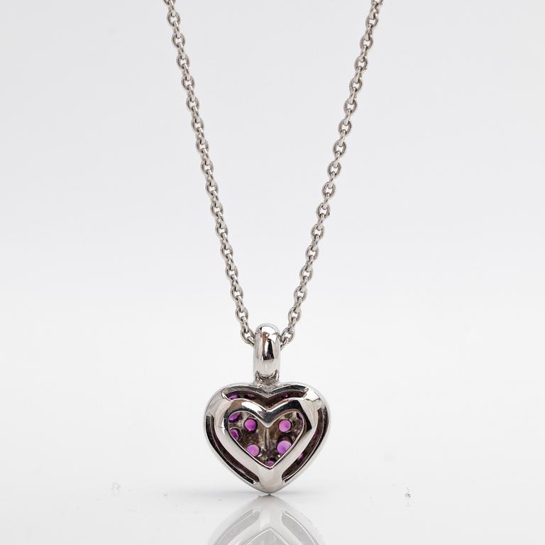 Necklace, 18K white gold, with a heart-shaped pendant in black rhodium-plated white gold set with rubies and brilliant-cut diamonds.