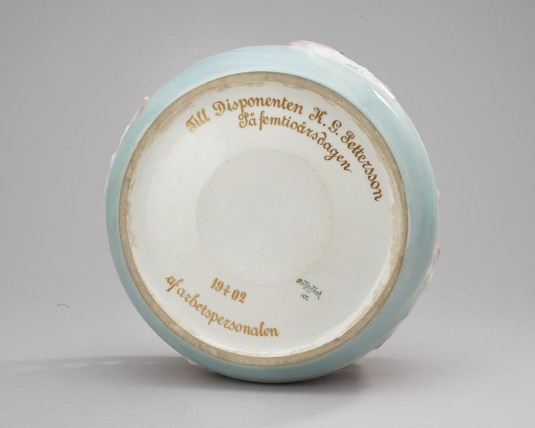 An Karl Lindström and Waldemar Lindström porcelain Art Nouveau bowl by Rörstrand.