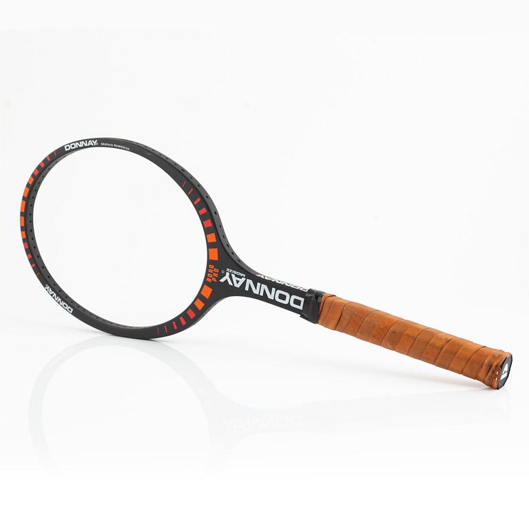 Tennisracket. Signerad Björn Borg. Speciellt framtaget midsized Borg Pro test racket, Graphite-förstärkt.