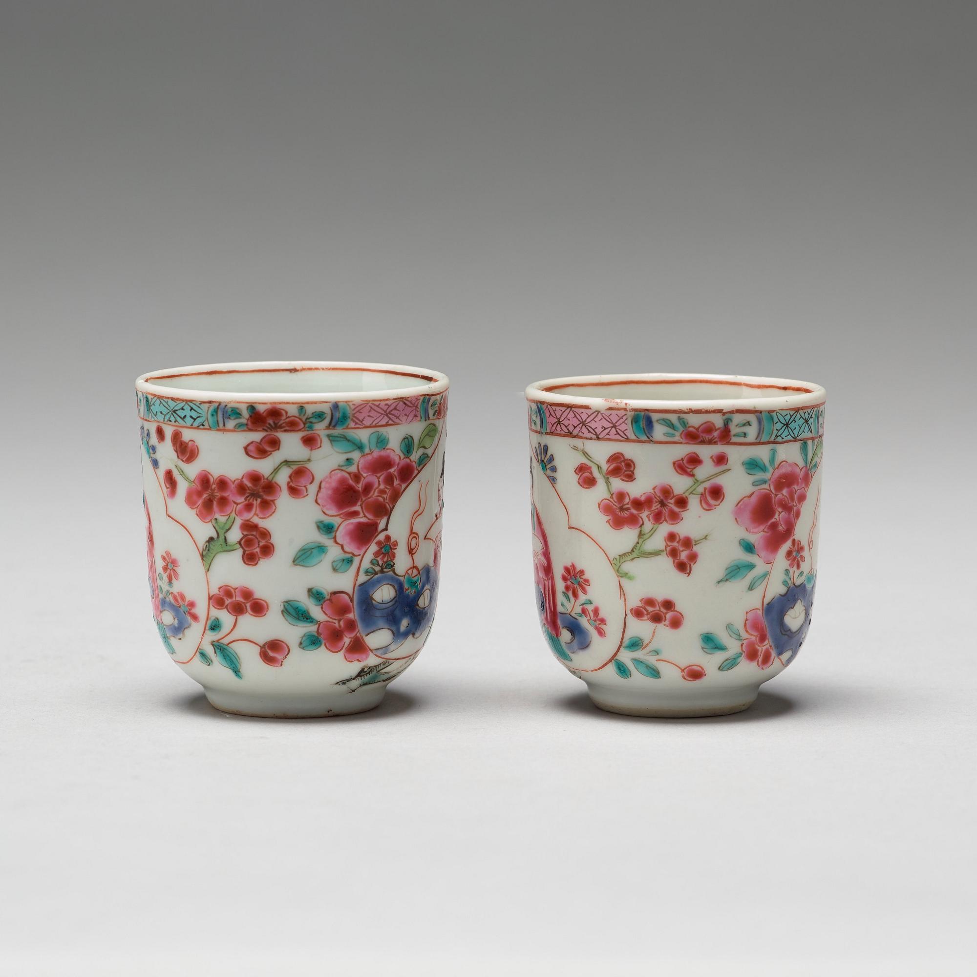 A pair of famille rose cups with dishes, Qing dynasty, Yongzheng (1723-35).
