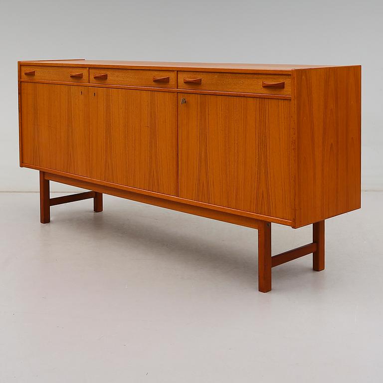 SIDEBOARD, Ulferts, 1900-talets andra hälft.