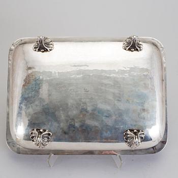 KAROTT MED LOCK, silver, 1900-tal. Ca 2600 g.