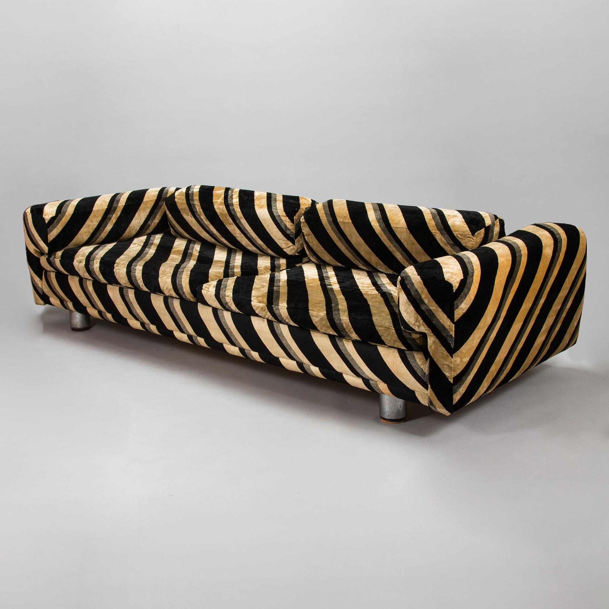 John Homes, sofa 1970s  'Diplomat' for HK Furniture, England.