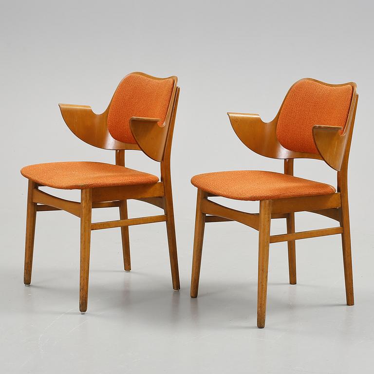 KARMSTOLAR ett par, teakfanér. Troligen Danmark, 1950-60-tal.