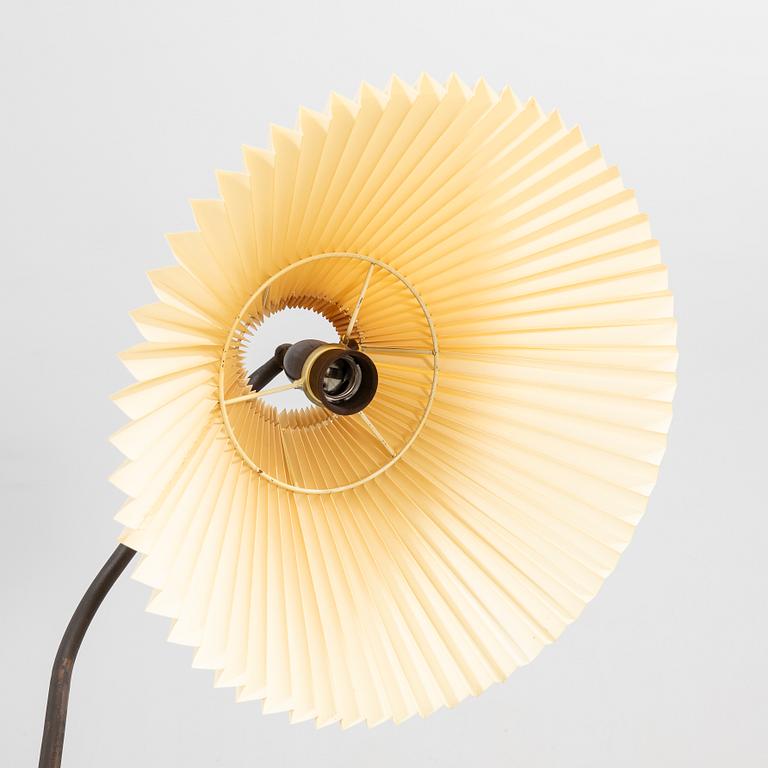 Golvlampa, troligen Lyfa, Danmark 1900-talets första hälft.