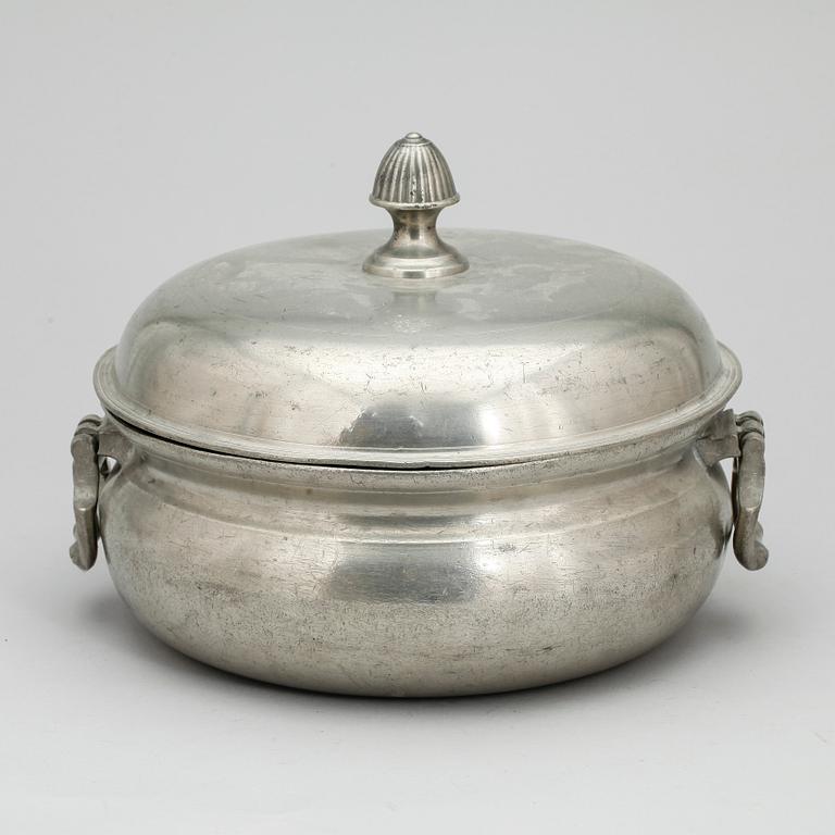 GRÖTSKÅL, tenn, otydliga mästarstämplar, 1800-tal.