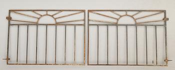 GRINDAR, 1 par, järn, 1900-talets första hälft.
