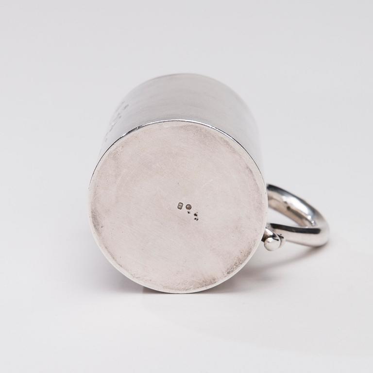 MUGG, silver, S:t Petersburg 1908-17, mästarstämpel HH, vikt 123 g.
