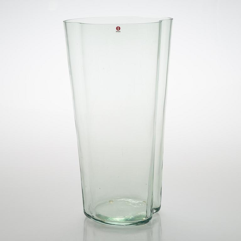 Alvar Aalto, vas,  signerad Alvar Aalto 100 1998 Iittala 1528/1998.