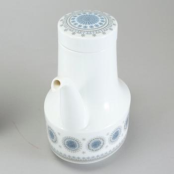 28 pieces of porcelain tableware by Tapio Wirkkala, model "Composition/Jääkukka" for Rosenthal, 20th century.
