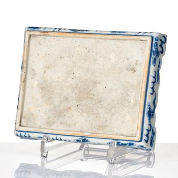 A blue and white ink stone, Qing dynasty with Kangxi six charcter mark.