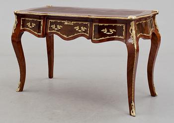 SKRIVBORD, Louis XV-stil, 1900-talets andra hälft.