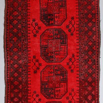 MATTA, orientalisk. Ca 324 x 96 cm.