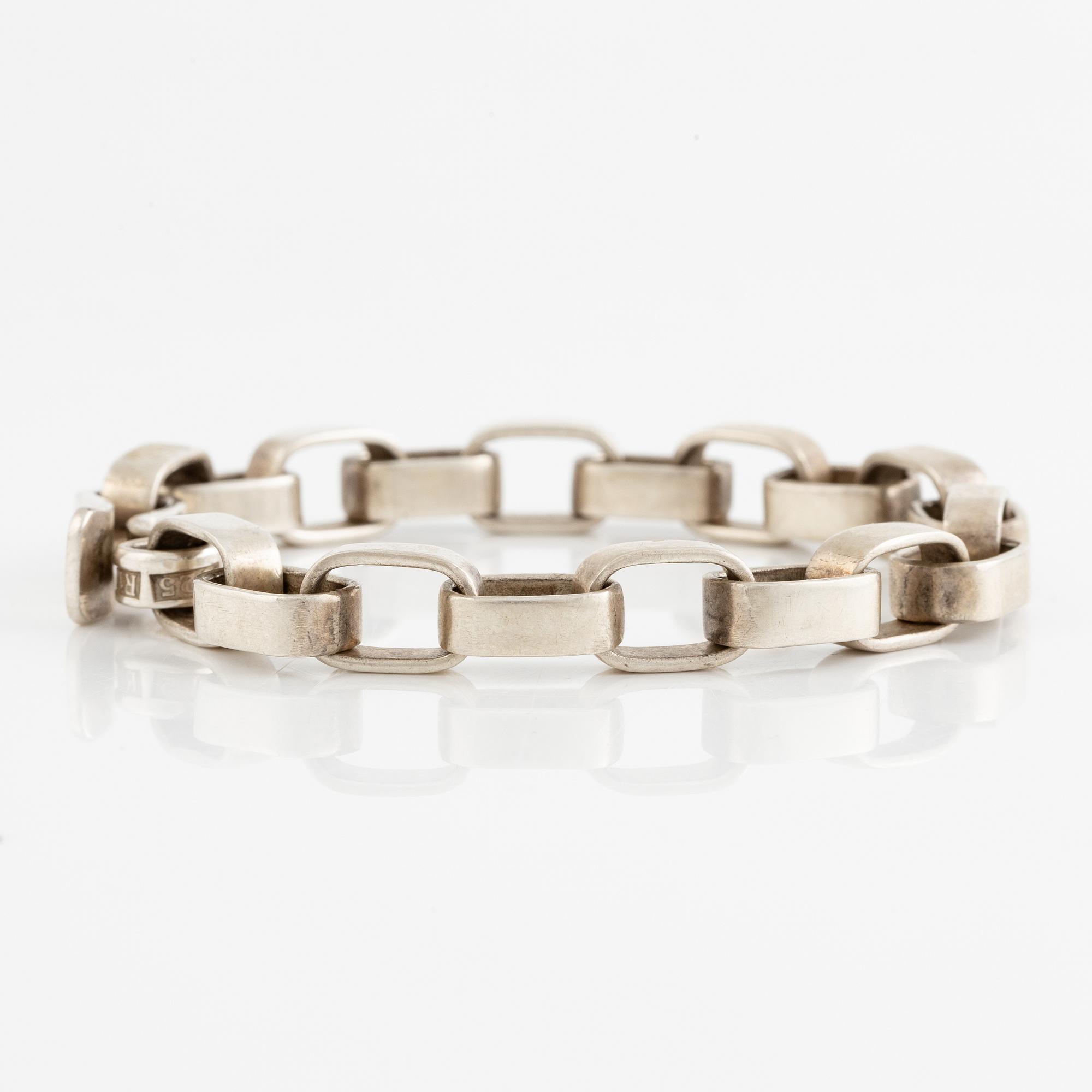 Sven-Erik Högberg, arm bracelet and collar, silver.