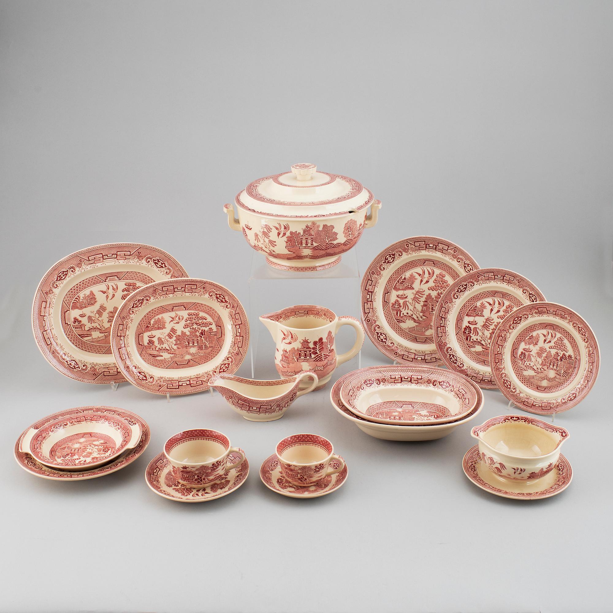 A part 'Willow' earthenware dinner and coffee service, Gustavsberg, 1940-1958 (93 pieces).