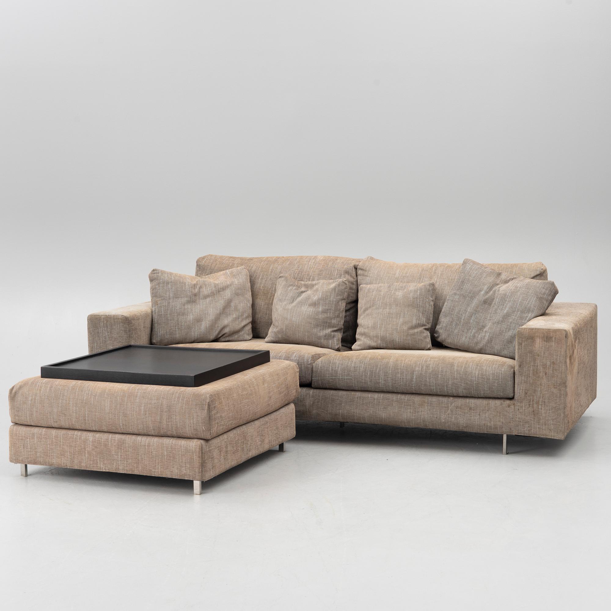 Soffa och sittpuff, 2000-tal.