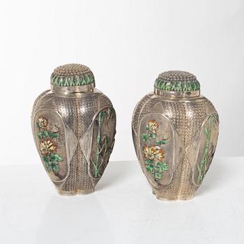 Tedosor, ett par, silver, Japan, 1900-alets första del.