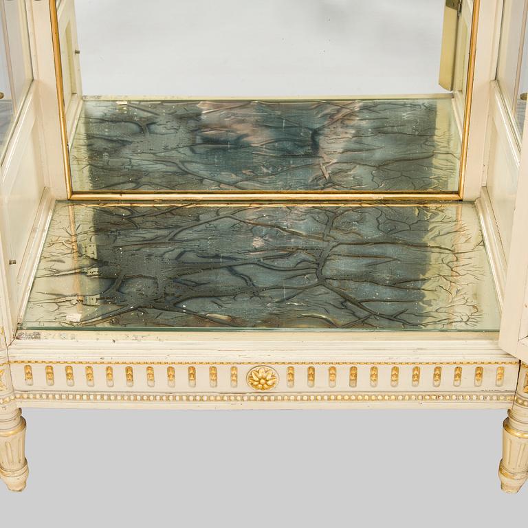 A late Gustavian style cabinet/display cabinet, early 20th century.