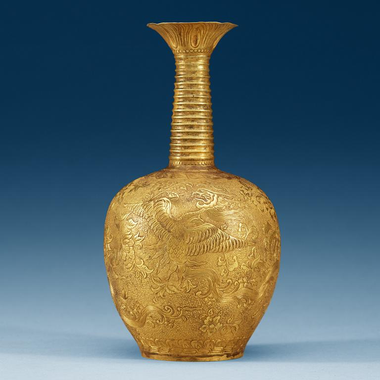 A gold vase, Qing dynasty, 17th/18th Century.