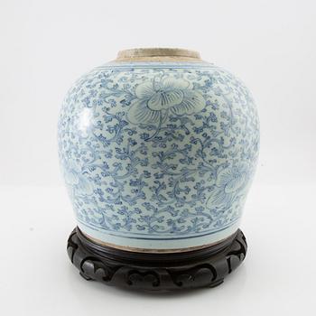 Bojan Kina 19th century porcelain.