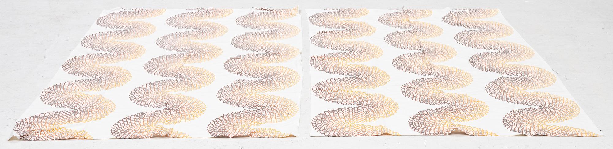 Verner Panton, gardiner, ett par, "Kurve", Mira X, Danmark.