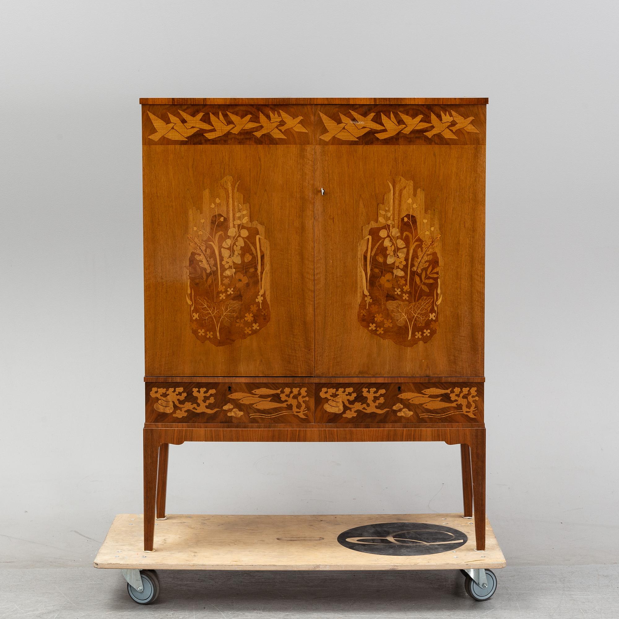 Skåp, Mjölby Intarsia, troligen. 1940-tal.