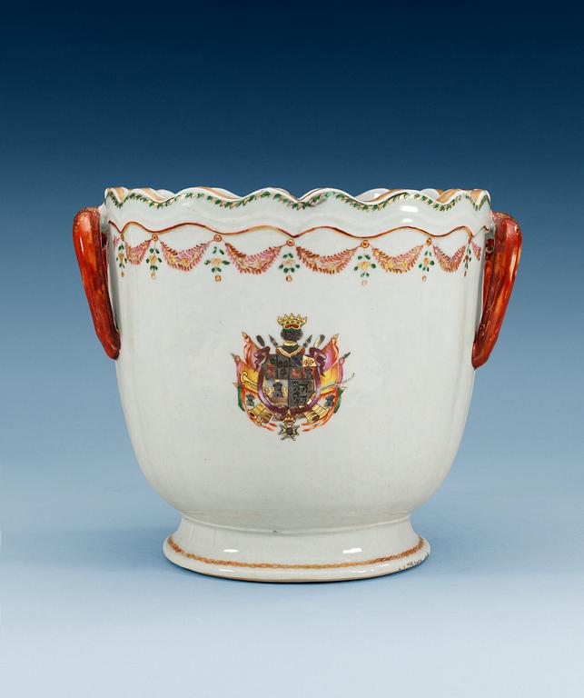 An armorial famille rose wine cooler, Qing dynasty, Qianlong (1736-95).