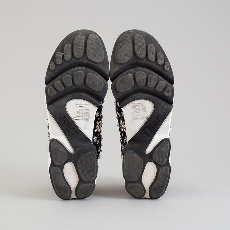 a pair of CHRISTIAN DIOR 'Dior Fusion' sneakers, size 39.