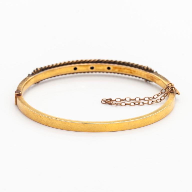 Bracelet, 8/8 cut diamonds, 15K gold, late 19th century.