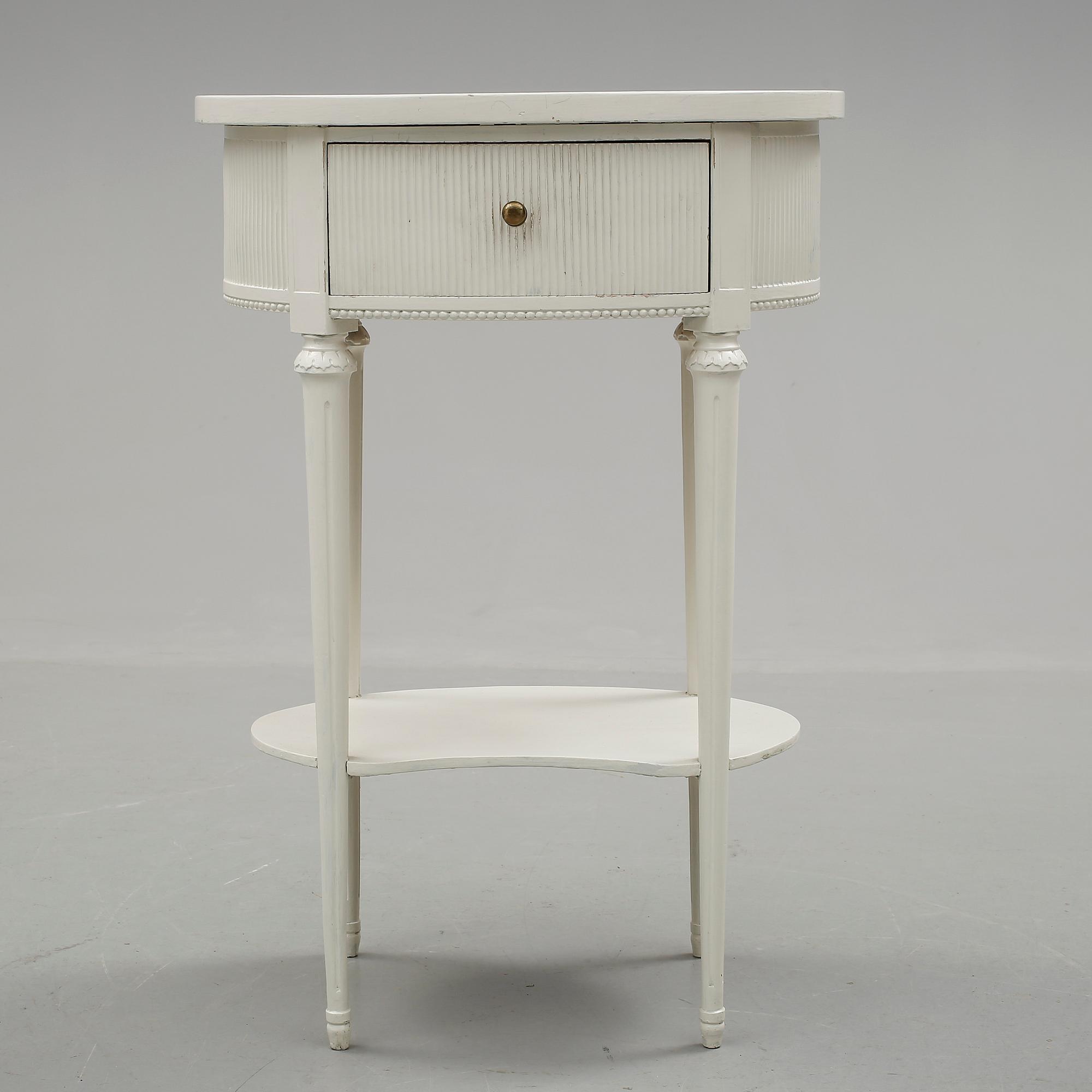 BORD, gustaviansk stil. 1900-talets första hälft.