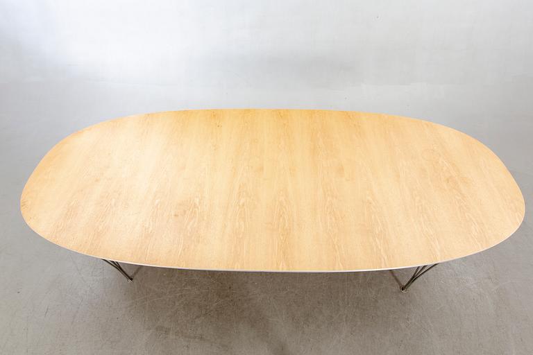 Piet Hein & Bruno Mathsson, bord, "Superellips" för Rebublic of Fritz Hansen 2000-tal.