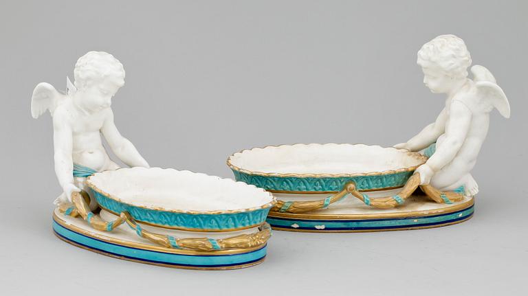JARDINERER, ett par, porslin, 18/1900-tal.