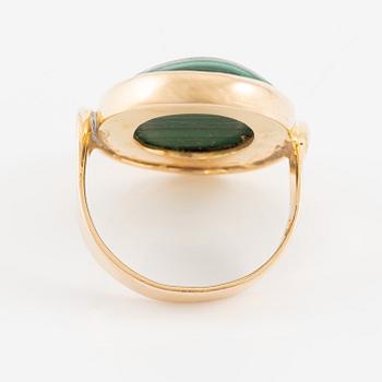 Ring, 18K guld med malakit.