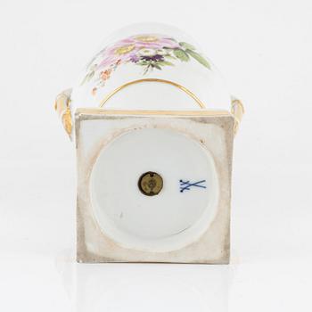 A Meissen vase, circa 1900.