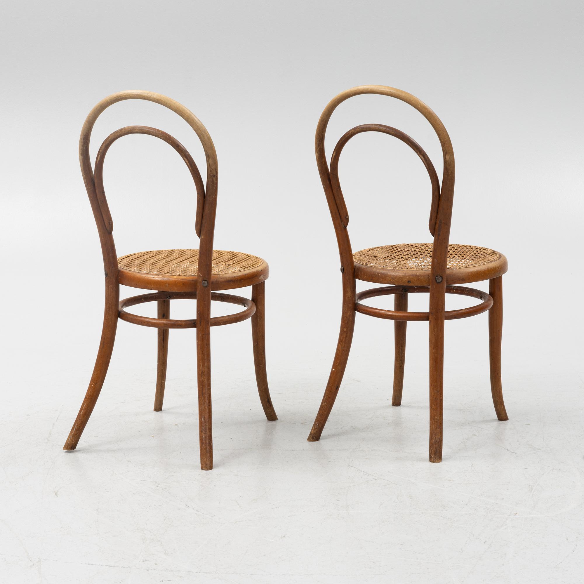 Five Thonét chairs No 14, Vienna around 1900.