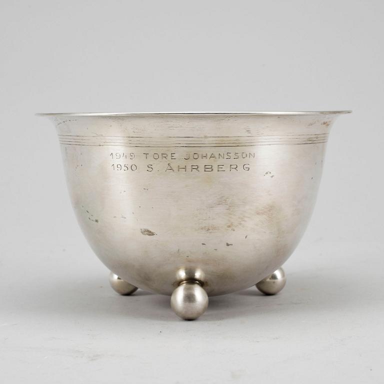 VAS, silver, W A Bolin, Stockholm, 1931. Vikt 197 gram.
