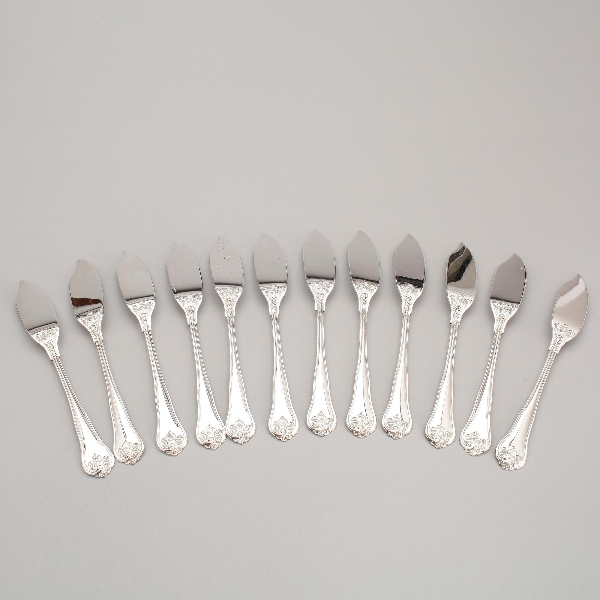FISKBESTICK, 24 del, silver, sachsisk modell, svenska kontrollstämplar. Vikt ca 1280 gram.