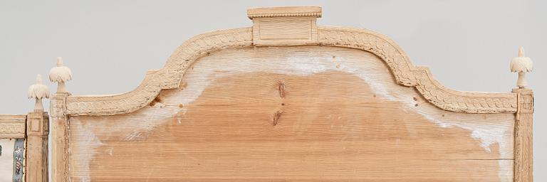 SÄNGGAVLAR, ett par, 1700-tal.