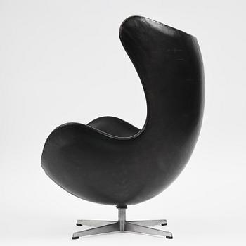 Arne Jacobsen, fåtölj, "Ägget", Fritz Hansen, Danmark, 1967.