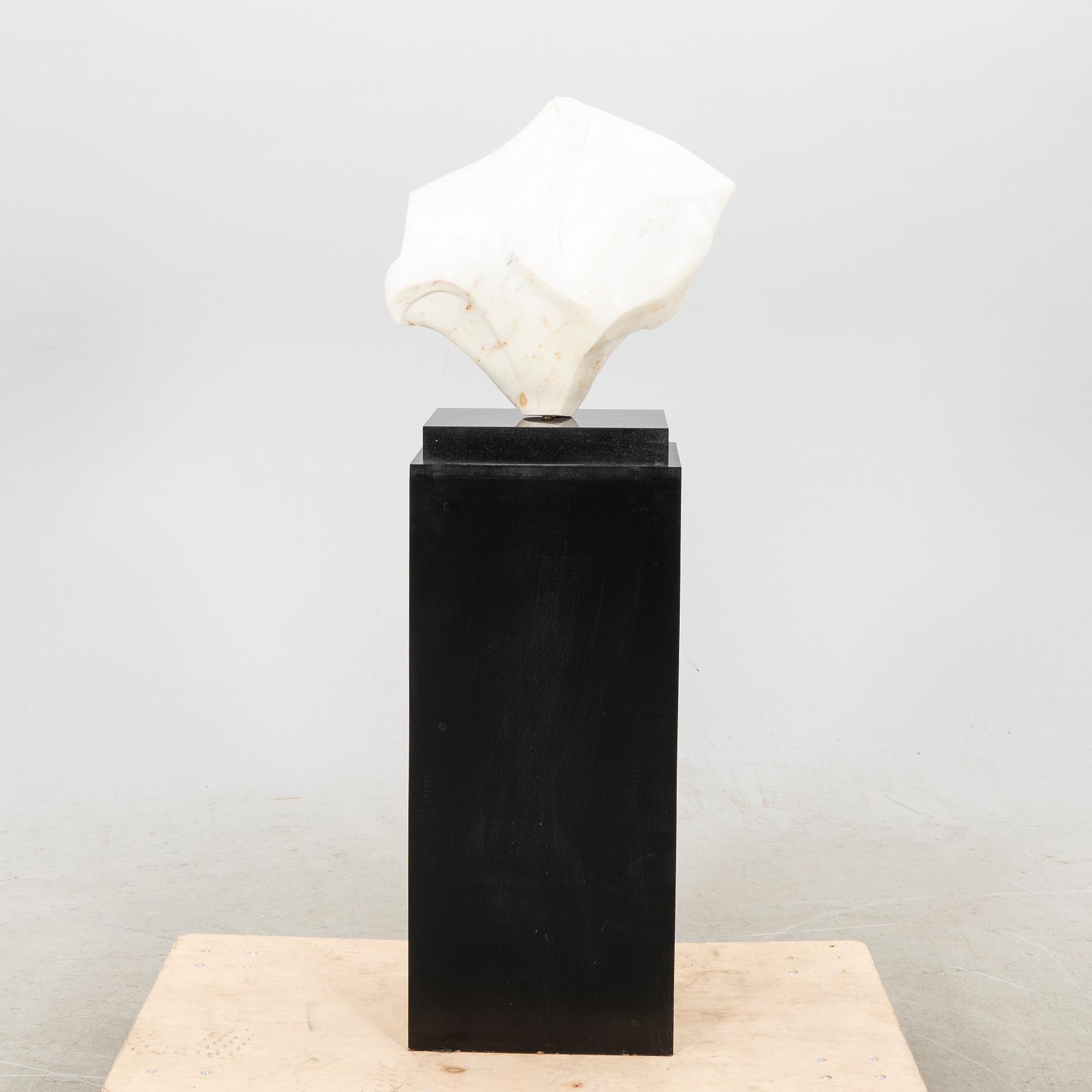 Okänd konstnär 1900-tal , skulptur bär signatur marmor.