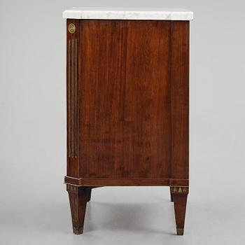 A late Gustavian mahogny commode.