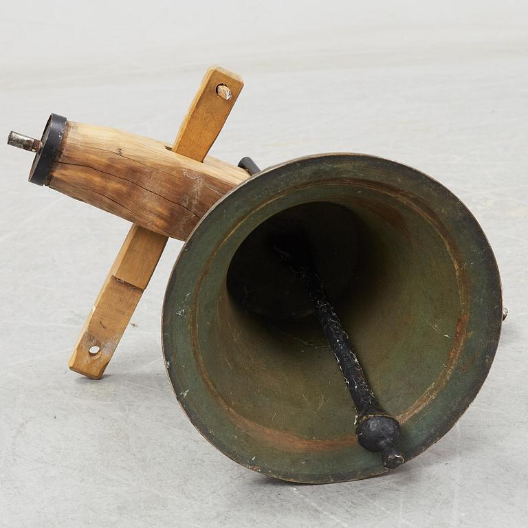 A bronze bell cast by M A Rönnblom, Jönköping 1846.