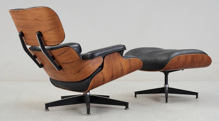 A Charles & Ray Eames 'Lounge Chair and Ottoman', Herman Miller USA 1970'S.