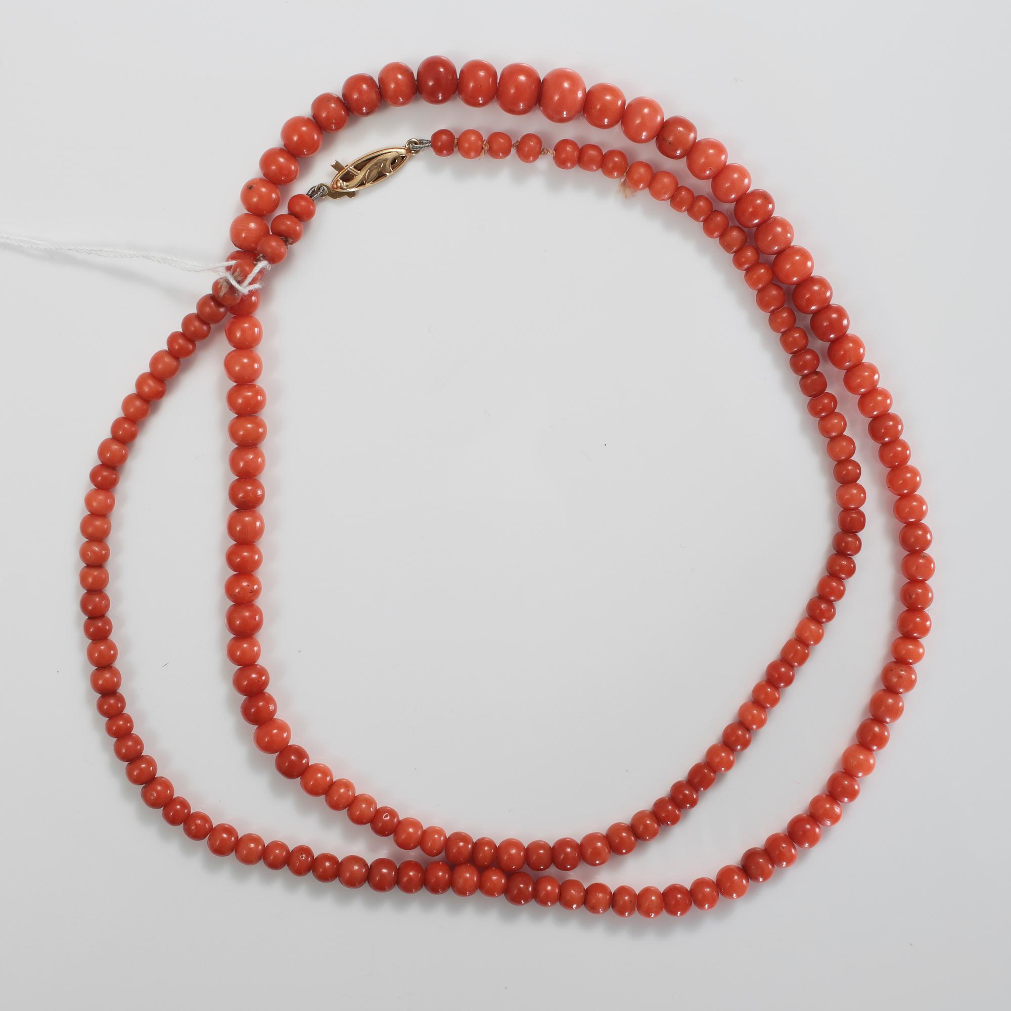 COLLIER, korall med lås i 18K guld, Gustav Dahlgren och co, Malmö, 1942.