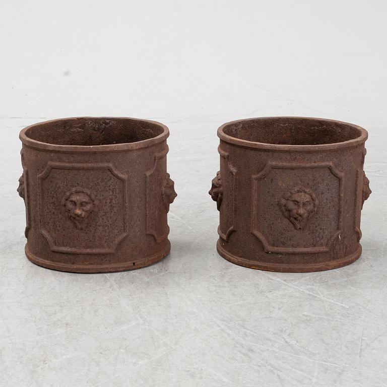 Trädgårdsurnor, ett par, 1900-tal.