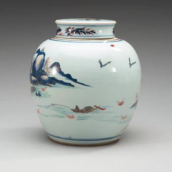 A imari-verte jar with cover, Qing dynasty, Kangxi (1662-1722).