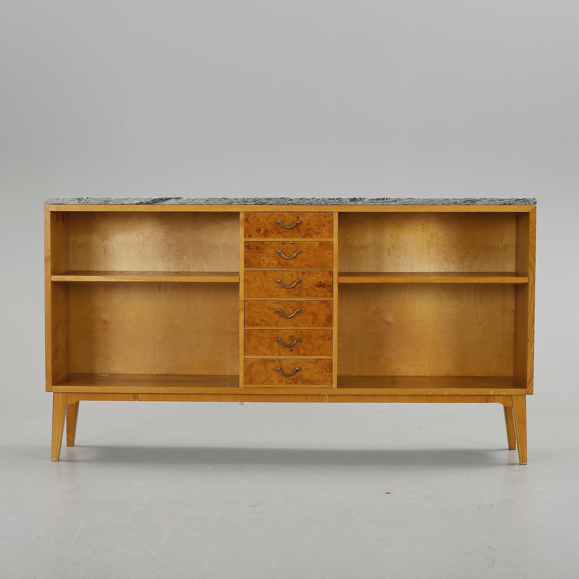 SIDEBOARD, omkring 1900-talets mitt.