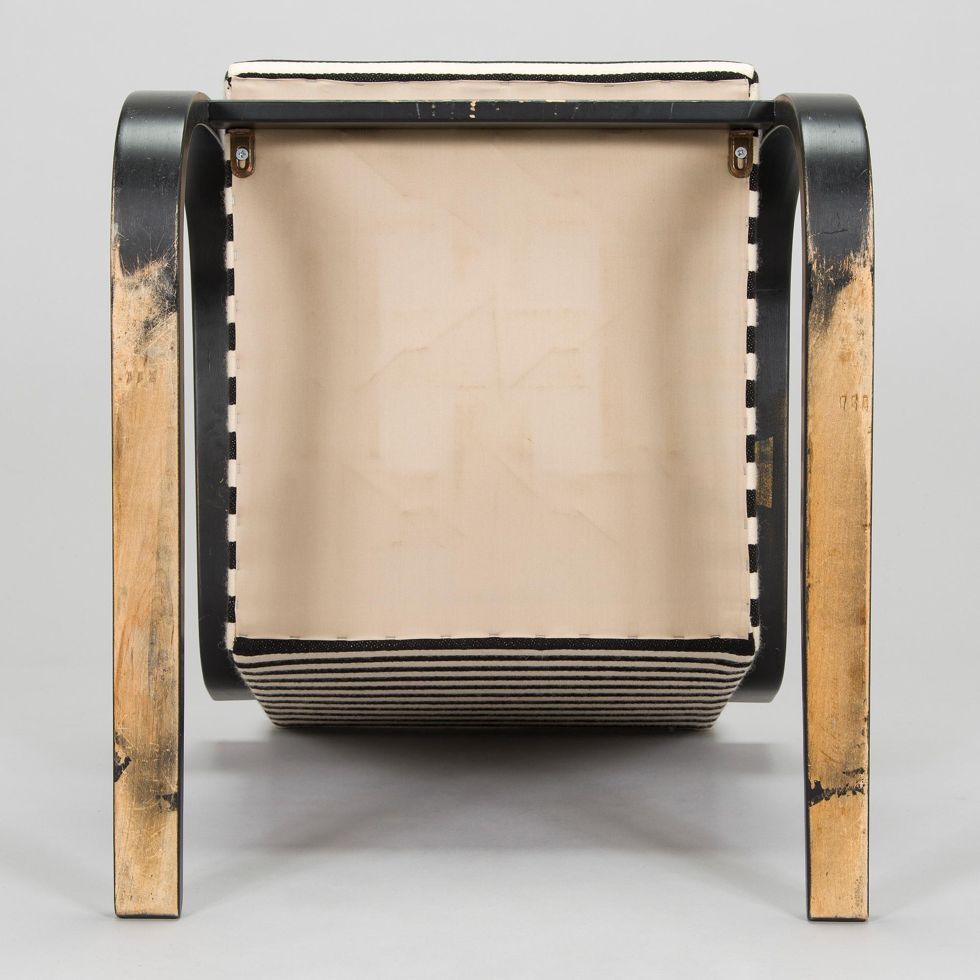 Alvar Aalto, a mid-20th century '34' armchair for O.Y. Huonekalu- ja Rakennustyötehdas A.B.